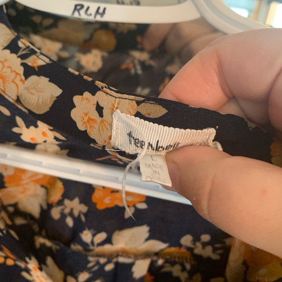 TEENBELL HIGH LOW BLOUSE 20” PTP - Picture 4 of 4